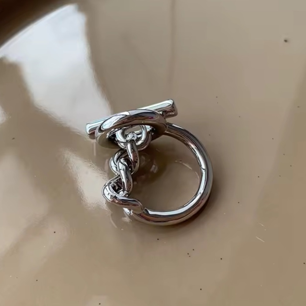 9.25 Sterling Silver Toggle Chain Ring - image 3